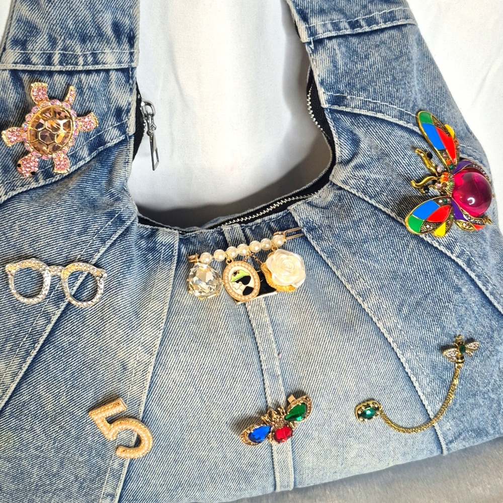 Denim Hobo Bag w/Fashion Brooches - Picture 7 of 17